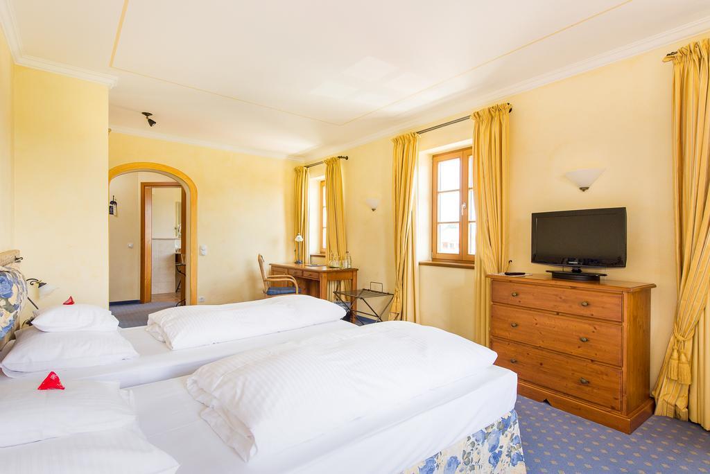 Hotel Und Landgasthof Altwirt Großhartpenning Eksteriør billede